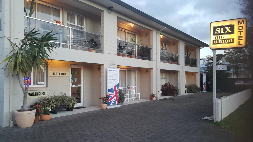 Six On Union Motel Rotorua Exteriör bild